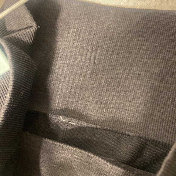 Lululemon dark gray, crop side,  scrunch,  leggings. Size 10 - Picture 5 of 7